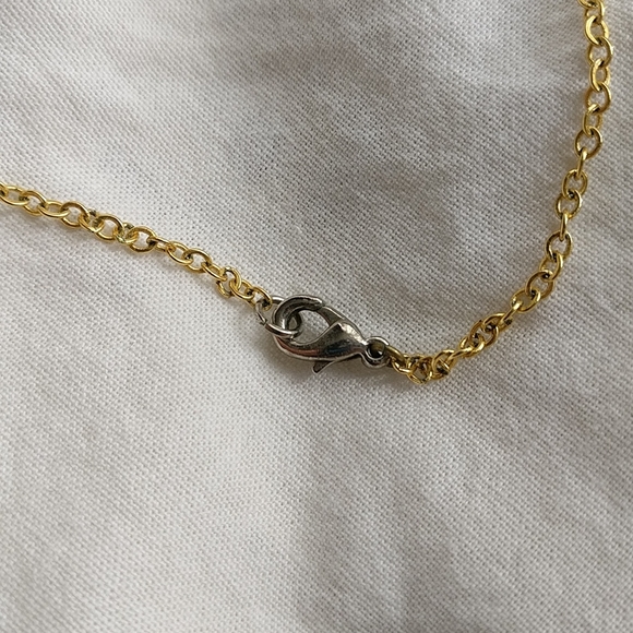 Gold chain long necklace with teal leaf & bird pendant 🌿🐦 - Picture 4 of 6